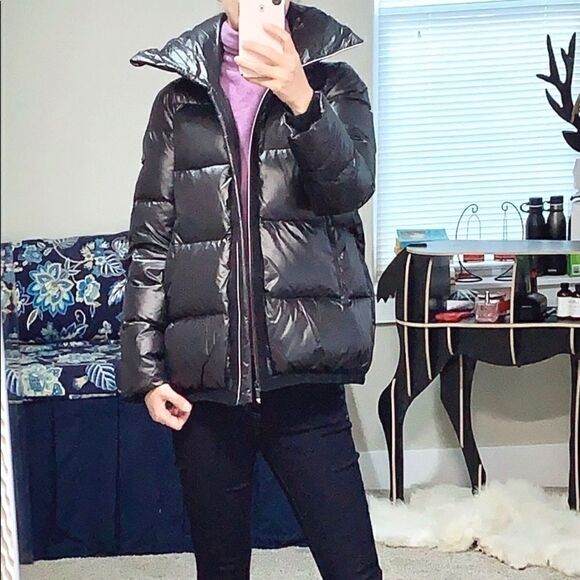 New BCBGMAXAZRIA Womens Patent Quilted Puffer Down Jacket - Picture 6 of 15